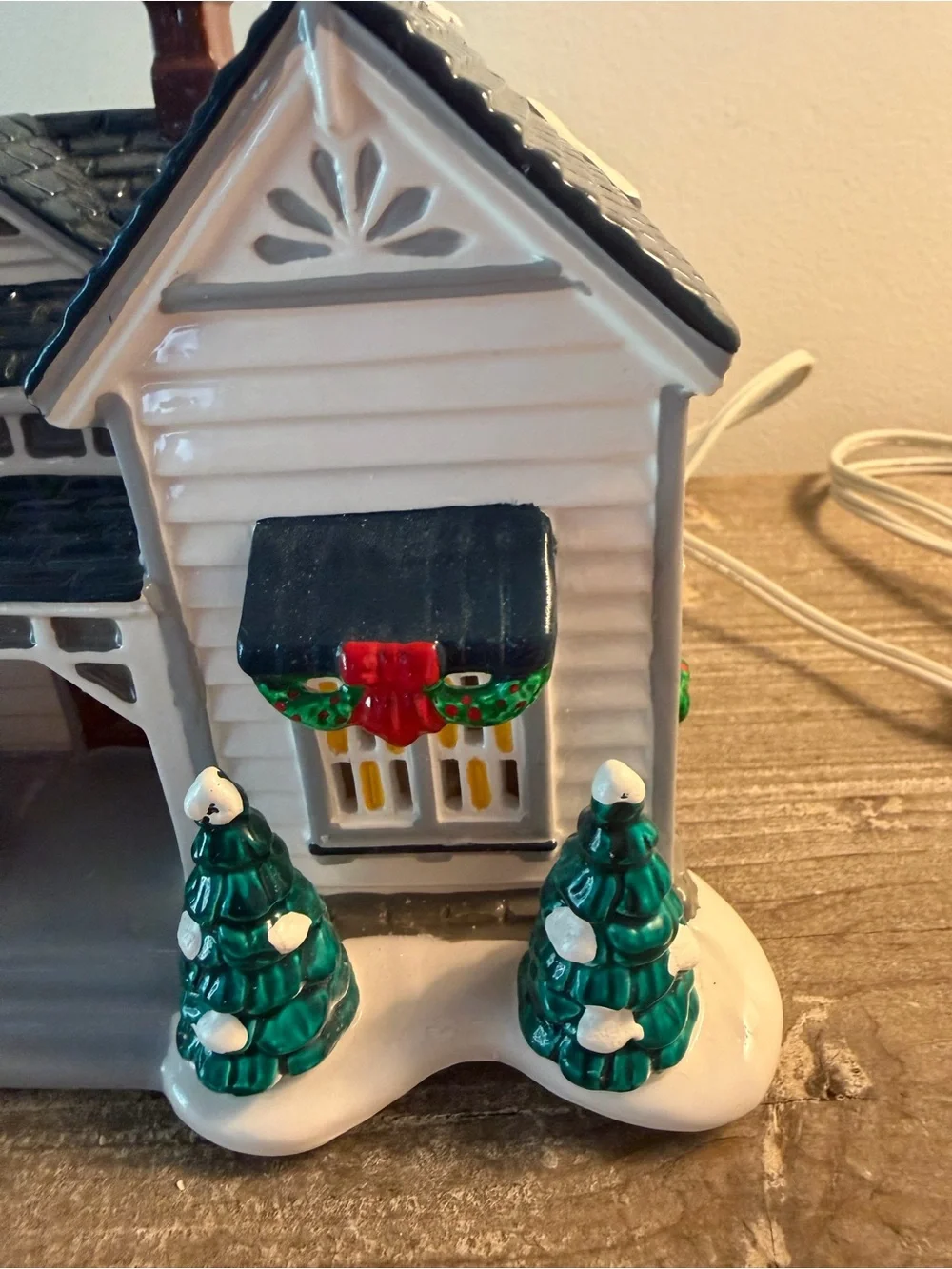 DEPART 56 Snow Village Grandmas Cottage #5420-8